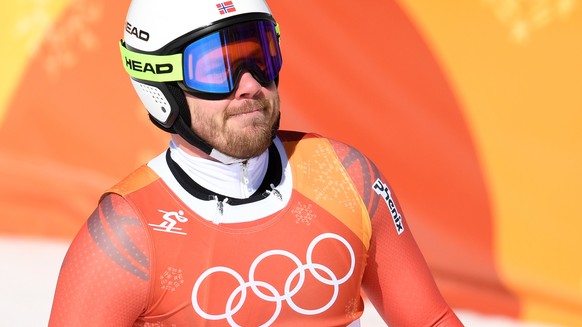 epa06519571 Kjetil Jansrud of Norway arrives in the finish area after his run in the Downhill portion of the Men&#039;s Alpine Combined race at the Jeongseon Alpine Centre during the PyeongChang 2018  ...