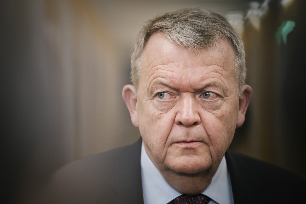 epa12673773 Danish Foreign Minister Lars Lokke Rasmussen at a doorstep after a meeting in the Foreign Policy Committee at Christiansborg in Copenhagen, Denmark, 23 January 2026. The Kingdom's rel ...