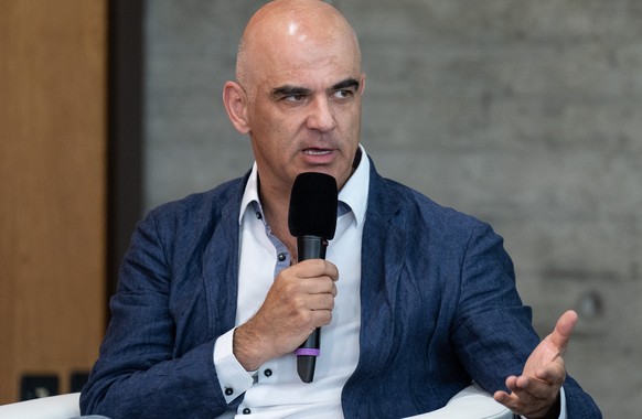 Bundesrat Alain Berset spricht an der Sommertagung der SP Schweiz, am Samstag, 2. Juli 2022 in Biel. (KEYSTONE/Peter Schneider)