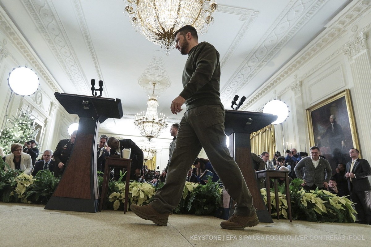 epa10375966 Ukrainian President Volodymyr Zelensky departs after a joint press conference in the East Room of the White House, in Washington DC, USA, 21 December 2022. Zelensky is on his first known f ...