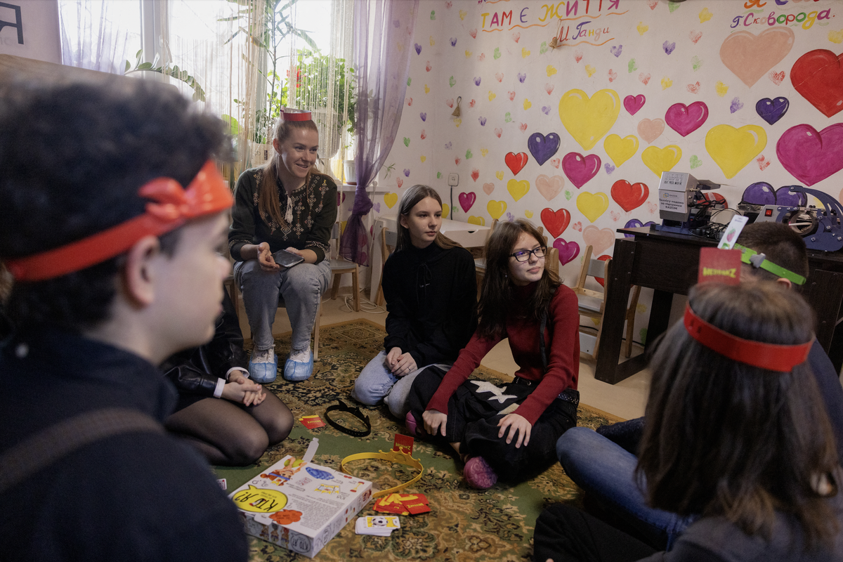 Le centre Sloviansk Dream où les enfants peuvent socialiser et être encadrés par des aînés à Sloviansk, dans la région de Donetsk, en Ukraine, le 14 mars 2025.