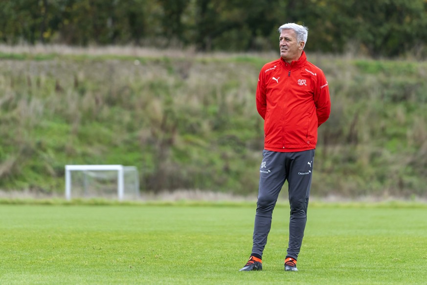 Trainer Vladimir Petkovic beim Training nach dem UEFA Euro 2020 Qualifikationsspiel gegen Daenemark im Brondby Trainingsgelaende in Kopenhagen, Daenemark, am Sonntag, 13. Oktober 2019. (KEYSTONE/Georg ...