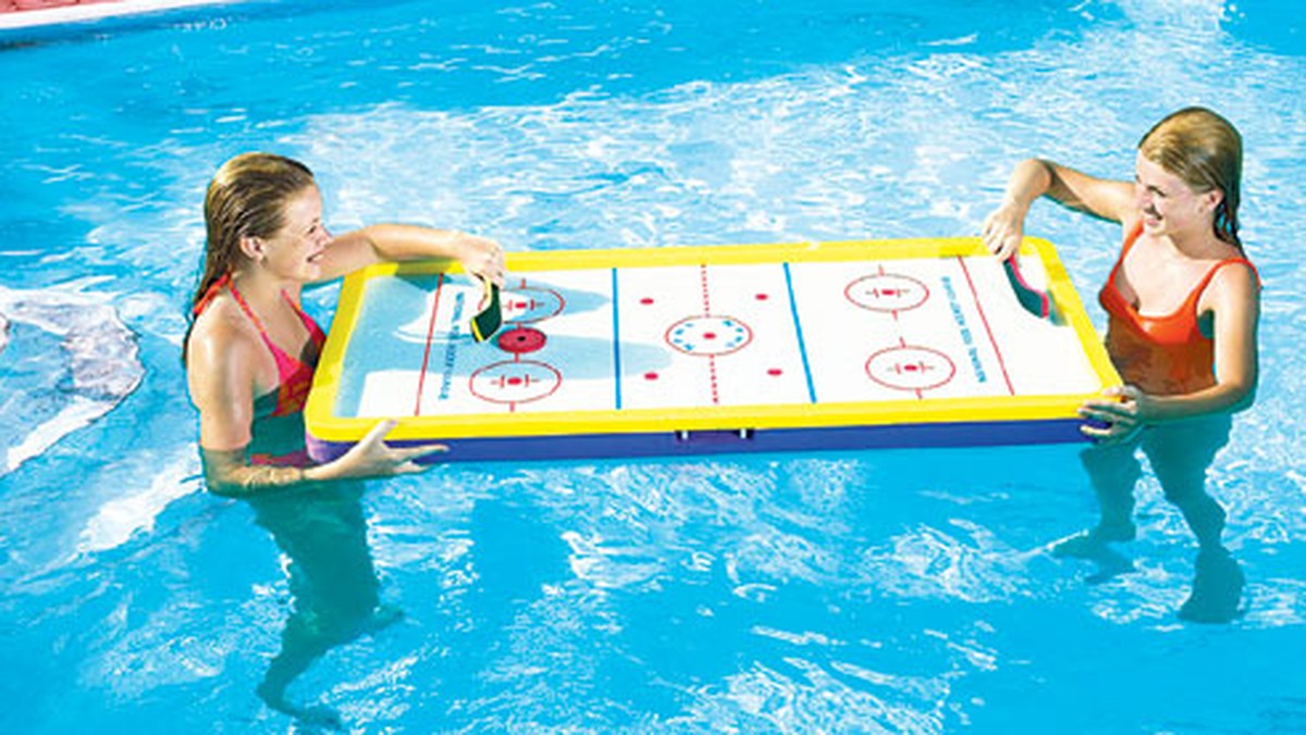 Hockey im Sommer geht auch auf dem Eis