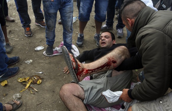 Mehrere Flüchtlinge werden verletzt