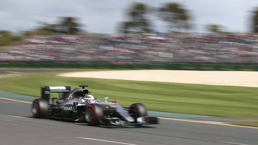 Weltmeister Hamilton unterwegs zur Bestzeit.