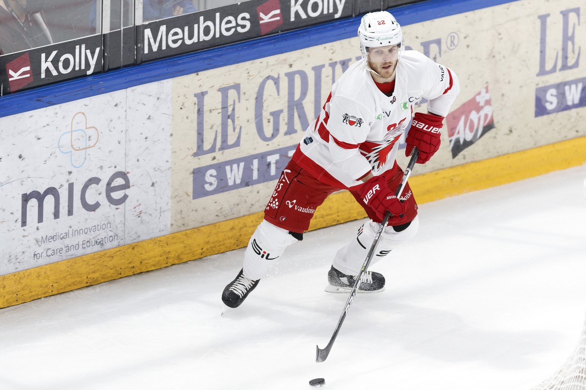 L'attaquant lausannois Christoph Bertschy lors du match du championnat suisse de hockey sur glace de National League entre le HC Fribourg Gotteron et le Lausanne HC, ce mardi, 21 septembre 2021,  ...