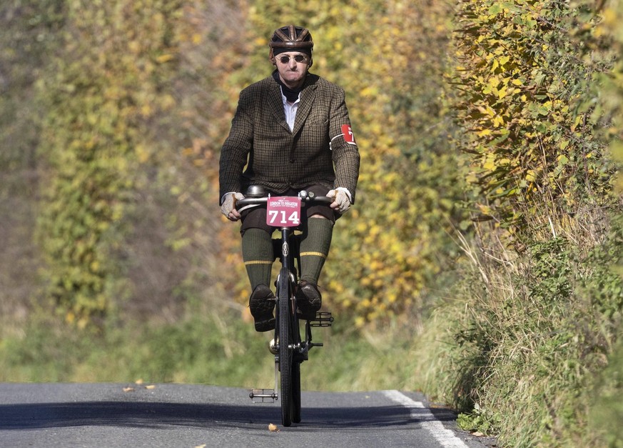 . 02/11/2025. Staplefield , United Kingdom. A competitor approaches the village of Staplefield in West Sussex,United Kingdom during the London to Brighton Veteran Car Run. PUBLICATIONxINxGERxSUIxAUTxH ...