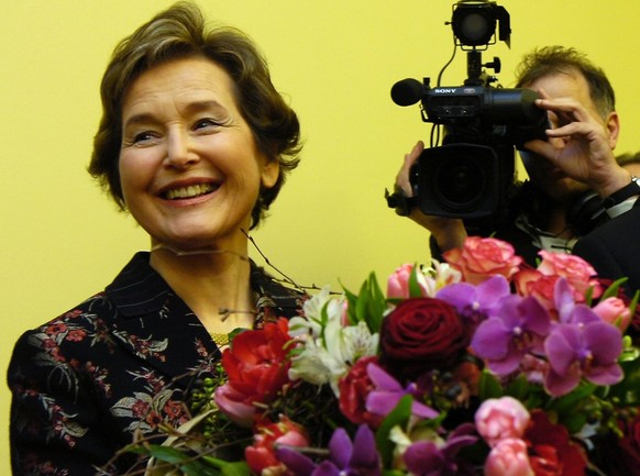 Elisabeth Kopp freut sich beim Empfang zur Premiere des Dokumentarfilms &quot;Elisabeth Kopp - Eine Winterreise&quot; von Andreas Bruetsch am Freitag, 26. Januar 2007 in Solothurn. (KEYSTONE Lukas Leh ...