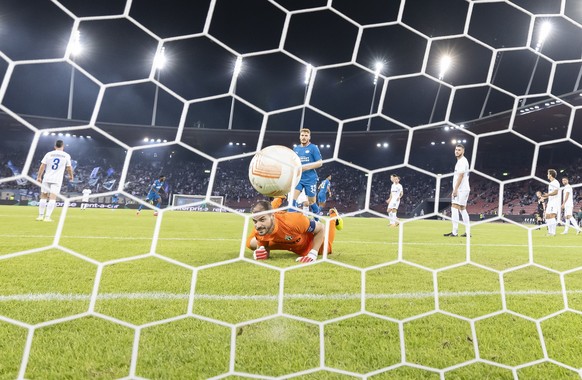 Zurich&#039;s Goalkeeper Yannick Brecher, center, reacts after missing to save a goal by Eindhoven&#039;s Cody Gakpo during the UEFA European League Group A soccer match between Switzerland&#039;s FC  ...