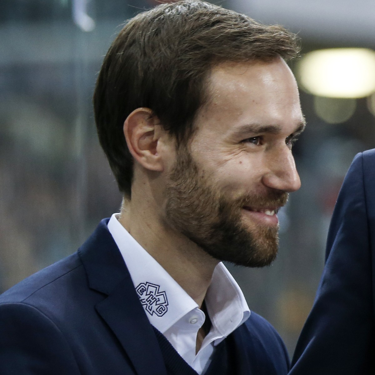 Biels Trainer Mike McNamara, rechts, und Assistenztrainer Thomas Zamboni nach dem Eishockey Meisterschaftsspiel der National League A zwischen dem EHC Biel und dem HC Lugano, am Dienstag, 20. Dezember ...