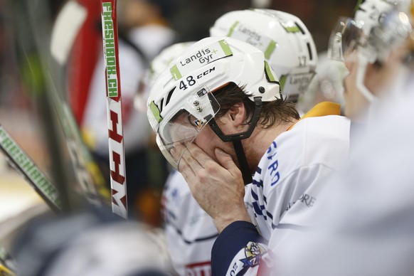 Zugs Carl Klingberg im ersten Eishockey Playoff-Finalspiel der National League A zwischen dem SC Bern und dem EV Zug, am Donnerstag, 6. April 2017, in der PostFinance Arena in Bern. (KEYSTONE/Peter Kl ...