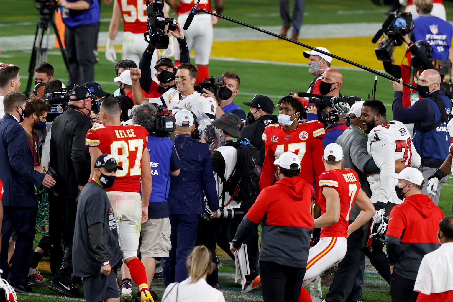 Finale Fur Die Chiefs Lauft Alles Schief Tom Brady Holt 7 Super Bowl