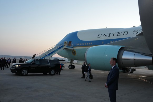 Airforce One sits on the tarmac before U.S. President Donald Trump departs following the NATO summit at Ankara International Airport in Ankara, Turkey, Wednesday, July 8, 2026. (AP Photo/Alex Brandon) ...
