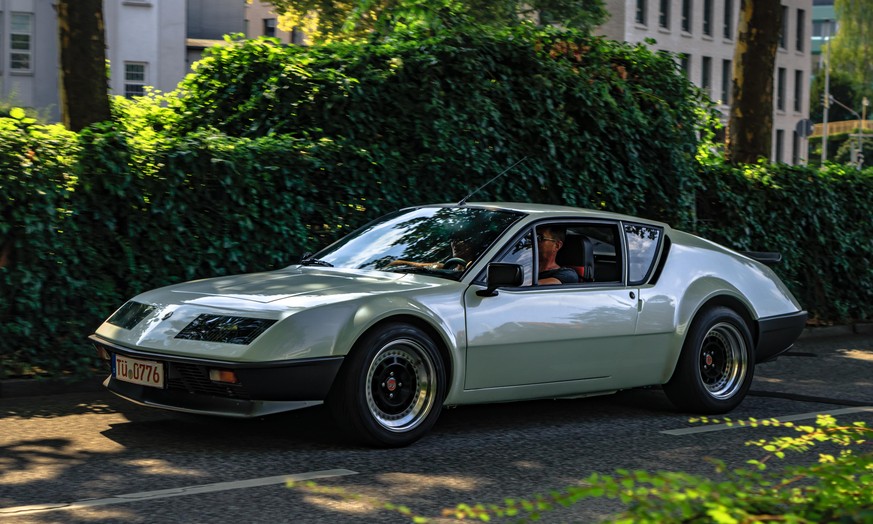 alpine A310 V6 1976 robert opron auto design retro