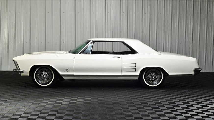 1963 Buick Riviera 
auto design retro USA https://www.barrett-jackson.com/Events/Event/Details/1963-BUICK-RIVIERA-224753