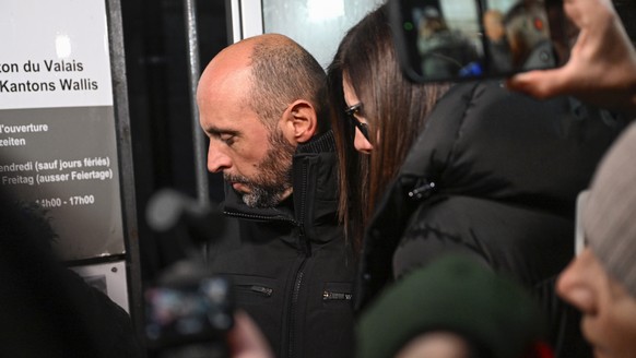 epa12637570 French owners of the bar in Crans-Montana, where the deadly fire happened on New Year's Day, Jacques and Jessica Moretti arrive for questioning by the Valais public prosecutor's  ...