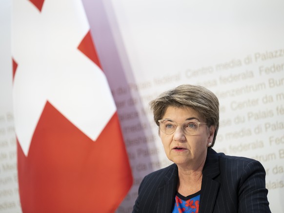 Bundesraetin Viola Amherd spricht an einer Medienkonferenz ueber der Schutz vor Gewalt im Sport, am Mittwoch, 25. Januar 2023, im Medienzentrum Bundeshaus in Bern. (KEYSTONE/Anthony Anex)