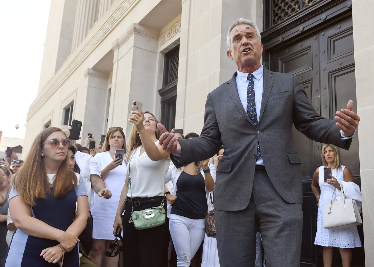 FILE - Attorney Robert F. Kennedy Jr. speaks outside the Albany County Courthouse, Aug. 14, 2019, in Albany, N.Y. Kennedy Jr., an anti-vaccine activist and scion of one of the country?s most famous po ...