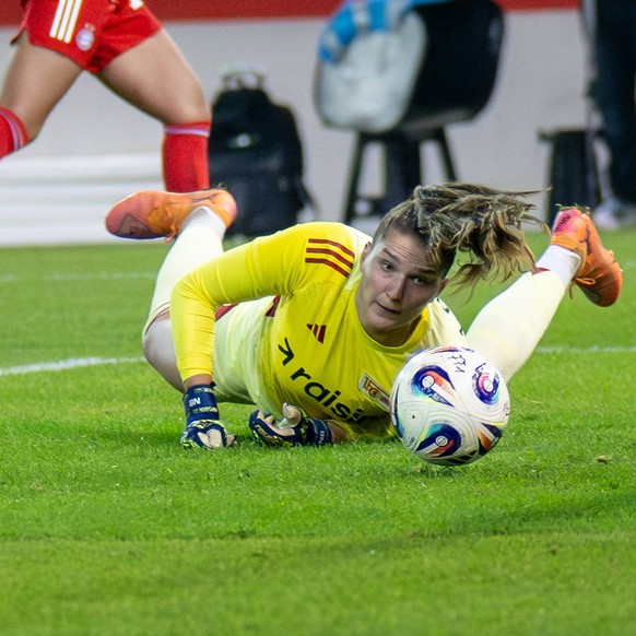 Nadine Boehi 28 Union Berlin in Action, FC Bayern Frauen Muenchen - 1. FC Union Berlin, Google Pixel Frauenbundesliga, 10. Spieltag, 07.11.25 DFB regulations prohibit any use of photographs as image s ...