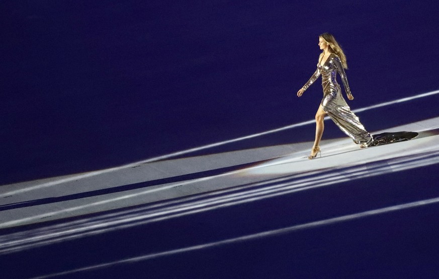 2016 Rio Olympics - Opening ceremony - Maracana - Rio de Janeiro, Brazil - 05/08/2016. Brazilian top model Gisele Bundchen takes part in the opening ceremony. REUTERS/Mike Blake TPX IMAGES OF THE DAY  ...