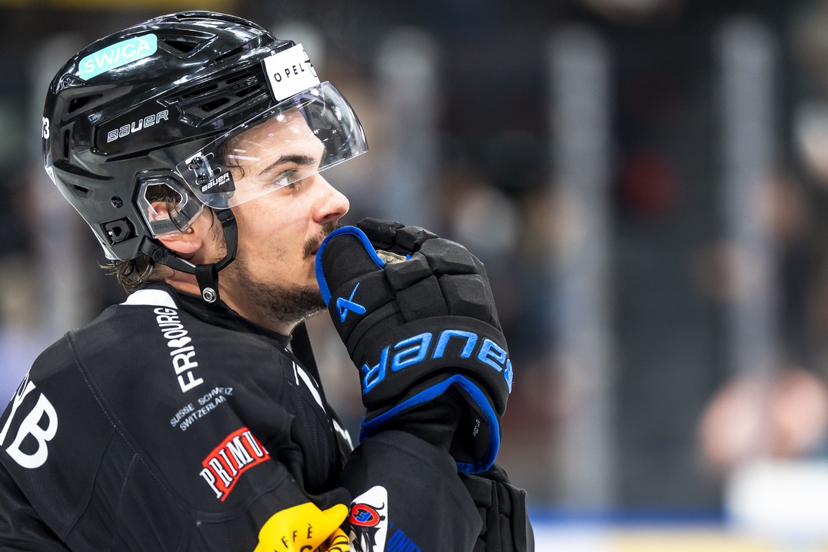 Sandro Schmid (HCFG) nach dem Eishockey Meisterschaftsspiel der National League zwischen dem HC Fribourg-Gotteron und den SCL Tigers am Samstag 20. September 2025 in der BCF-Arena in Freiburg.(KEYSTON ...