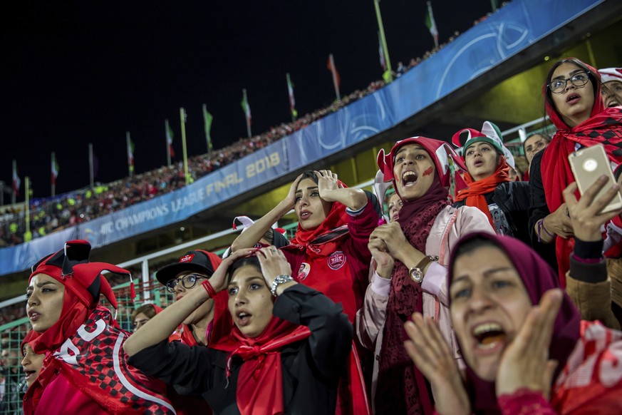 In this image released by the World Press Photo Foundation Thursday April 11, 2019, titled &quot;Crying for Freedom&quot; by Forough Alaei which was awarded first prize in the Sports, Stories, categor ...