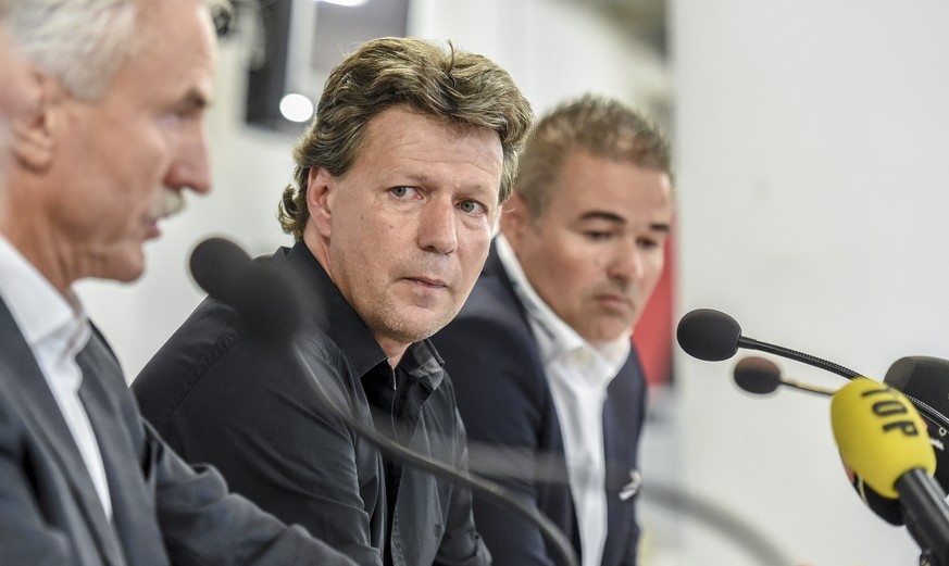 Präsident Dölf Früh, Jeff Saibene und Sportchef Christian Stübi an der Medienkonferenz in der AFG-Arena.