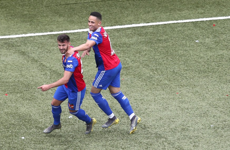 Basels Albian Ajeti, L, feiert seinen Treffer mit Basels Noah Okafor im Schweizer Fussball Cupfinalspiel zwischen dem FC Basel und dem FC Thun, am Sonntag 19. Mai 2019, im Stade de Suisse in Bern. (KE ...