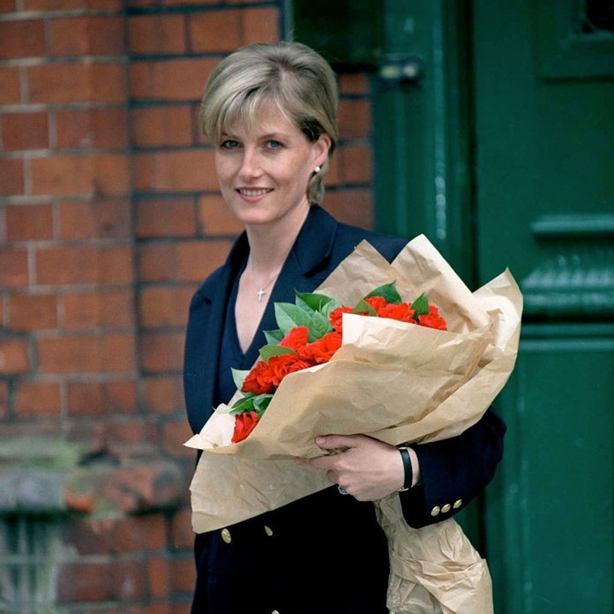 LONDON, UNITED KINGDOM - JUNE 10: Sophie Rhys-jones Leaving Her Office For The Last Time Before Her Wedding To Prince Edward. (Photo by Tim Graham Photo Library via Getty Images)