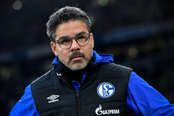 epa08085179 Schalke&#039;s head coach David Wagner reacts prior to the German Bundesliga soccer match between FC Schalke 04 and SC Freiburg in Gelsenkirchen, Germany, 21 December 2019. EPA/SASCHA STEI ...