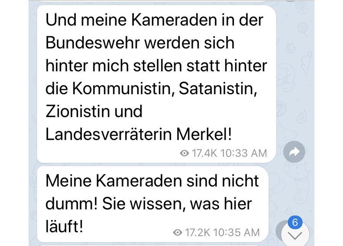 Merkel oder Hildmann: Hildmann sieht sich offenbar als den grossen Gegenspieler und die Sicherheitskräfte vor der Wahl, wem sie folgen.