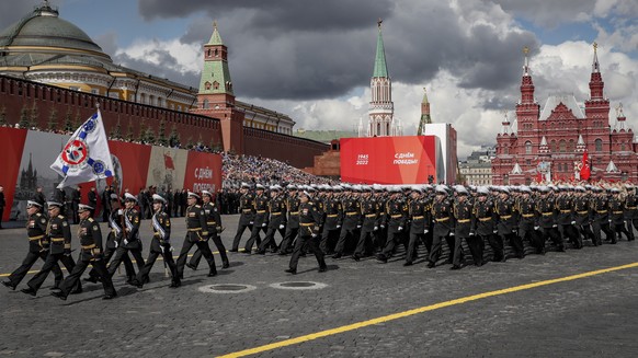 epa09935294 Russian servicemen take part in the Victory Day military parade in the Red Square in Moscow, Russia, 09 May 2022. Russia marks Victory Day, Nazi Germany&#039;s unconditional surrender in W ...