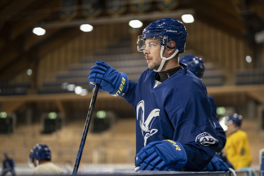 Lukas Frick im Eistraining des HC Davos, am Mittwoch, 6. August 2025, in der zondacrypto-Arena in Davos. (KEYSTONE/Gian Ehrenzeller).