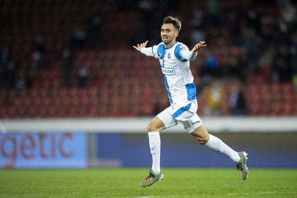 Grasshopper Dominik Schmid jubelt zum 2:1 Tor im Fussball Meisterschaftsspiel der Challenge League zwischen dem Grasshopper Club Zuerich und dem FC Schaffhausen im Letzigrund, am Samstag, 24. Oktober  ...