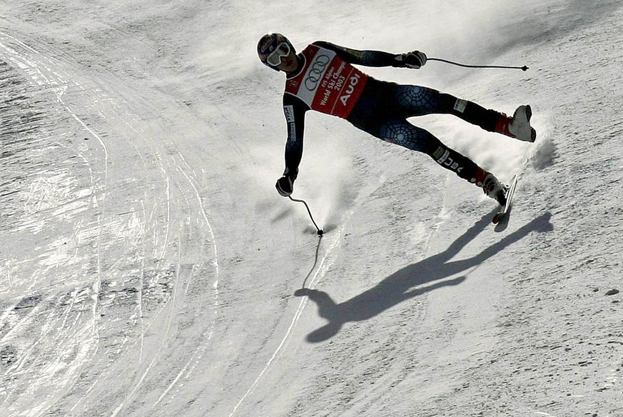 03.02.2005: Bode Miller fährt die Kombi-Abfahrt auf einem Ski und wird Weltmeister der Herzen