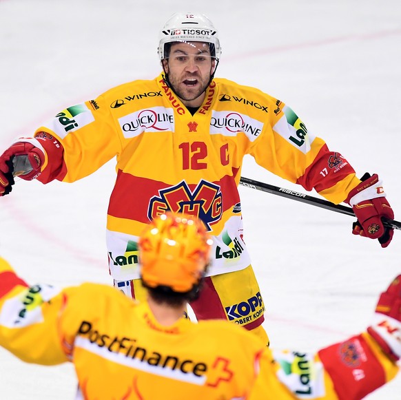 Bienne&#039;s player Mathieu Tschantre celebrates the 0-1 goal, during the preliminary round game of National League Swiss Championship between HC Lugano and EHC Biel, at the ice stadium Resega in Lug ...
