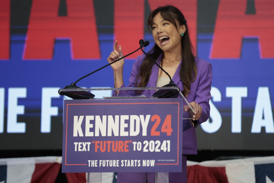 epa11246031 Nicole Shanahan, 38, a California lawyer and philanthropist, speaks after being introduced by Independent presidential candidate Robert F. Kennedy (Not Pictured), as his running mate for h ...