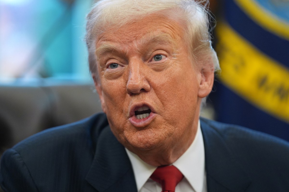 President Donald Trump talks after meeting with New York City Mayor-elect Zohran Mamdani in the Oval Office of the White House, Friday, Nov. 21, 2025, in Washington. (AP Photo/Evan Vucci)
Donald Trump