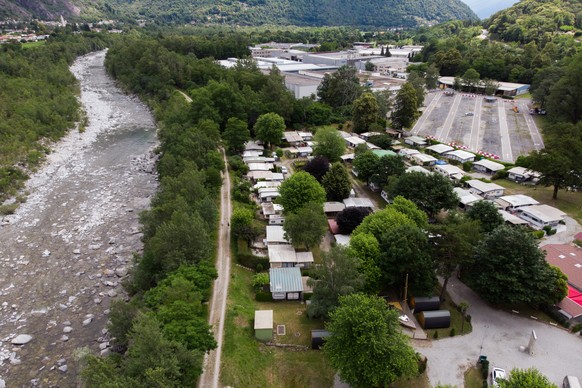 Der Campingplatz am Samstag, 6. Juni 2020, in Losone. Die Campingplaetze duerfen ab heute wieder offen haben. (KEYSTONE/Ti-Press/Samuel Golay)