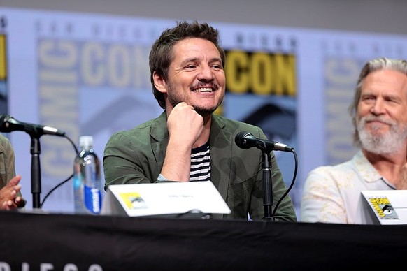 Pedro Pascal
https://commons.wikimedia.org/wiki/File:Pedro_Pascal_(35990571121).jpg