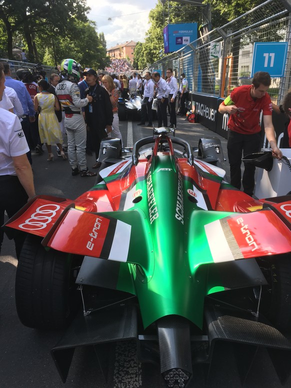 Buemi trotzt beim E-Prix von Bern Start-Chaos und Regen und rast aufs Podest
Ich hatte die einmalige MÃ¶glichkeit so nah dabei zu sein, wie nur wenige es jemals kÃ¶nnen! Was fÃ¼r ein Spektakel!!