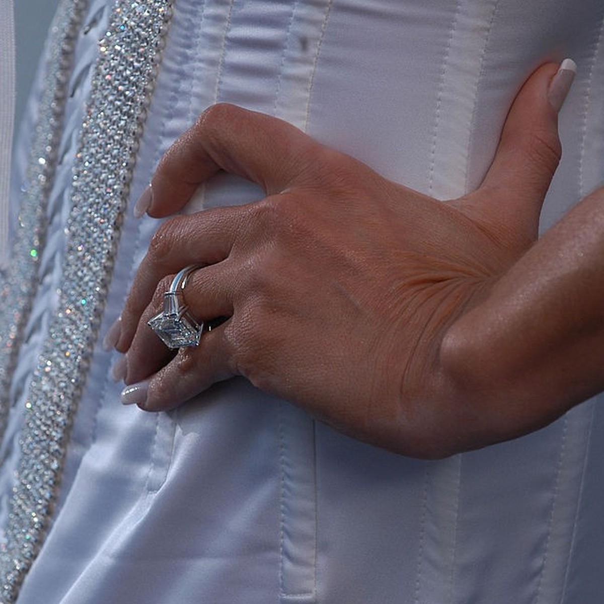 Victoria Beckham ring during 2003 MTV Movie Awards - Arrivals at The Shrine Auditorium in Los Angeles, California, United States. (Photo by Jeff Kravitz/FilmMagic)