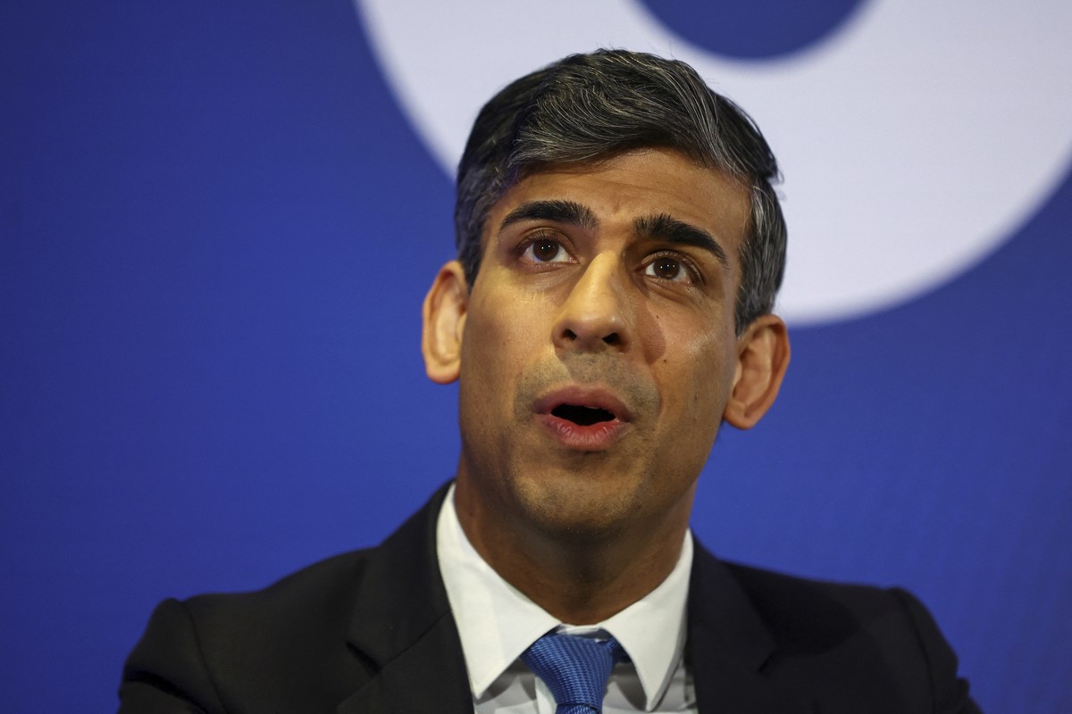 Britain's Prime Minister Rishi Sunak looks on as he visits an apprentice training centre at the Manufacturing Technology Centre (MTC), in Coventry, England, Monday March 18, 2024. (Carl Recine/Po ...