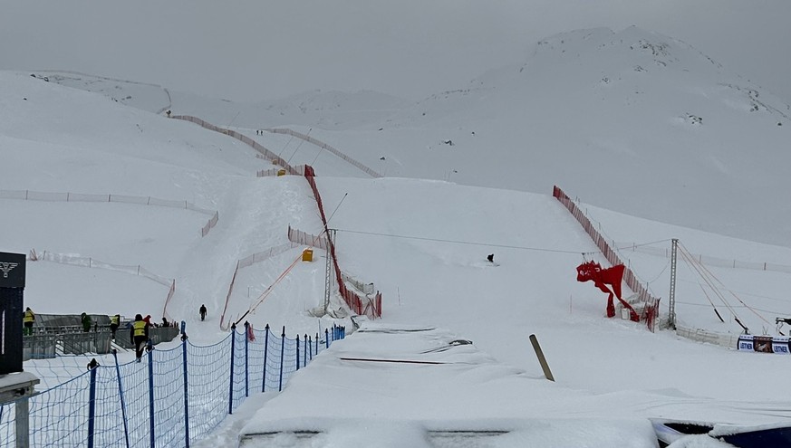 Der Zielraum in Zermatt bleibt auch am Freitag leer.