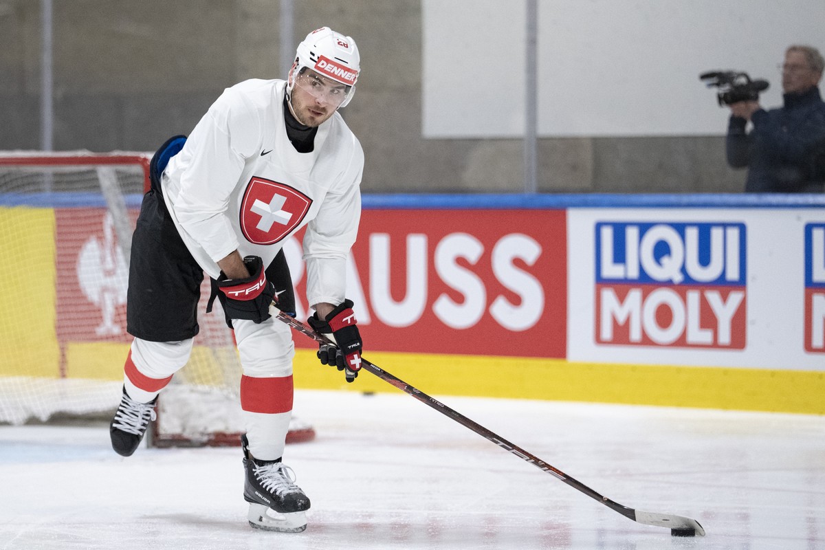 Timo Meier (CHE) in action during a training of team Switzerland in the practice rink in the Swiss Life Arena in Zuerich, Switzerland on Wednesday, 13. May 2026. (KEYSTONE/Claudio Thoma)
