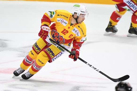 Bienne&#039;s player Mathieu Tschantre in action during the preliminary round game of National League Swiss Championship 2017/18 between HC Lugano and EHC Biel, at the ice stadium Resega in Lugano, Sw ...