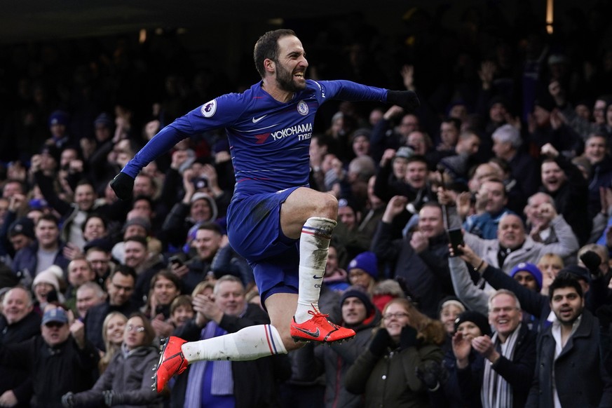 epa07338561 Chelsea&#039;s Gonzalo Higuain celebrates after scoring against Huddersfield during their English Premier League soccer match at Stamford Bridge, London, Britain, 02 February 2019. EPA/WIL ...