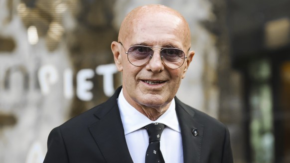 Former AC Milan and Italian national soccer team coach Arrigo Sacchi arrives for the state funeral of media mogul and former Italian Premier Silvio Berlusconi, outside the Milan&#039;s Gothic Cathedra ...