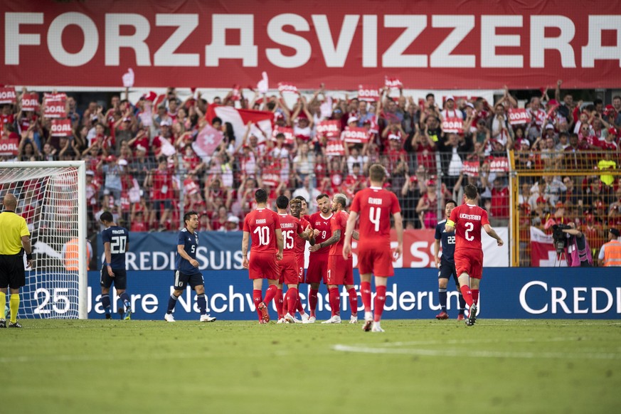 epa06794835 Switzerland&#039;s players celebrate during the international friendly soccer match between Switzerland and Japan at the Cornaredo stadium in Lugano, Switzerland, 08 June 2018. EPA/URS FLU ...