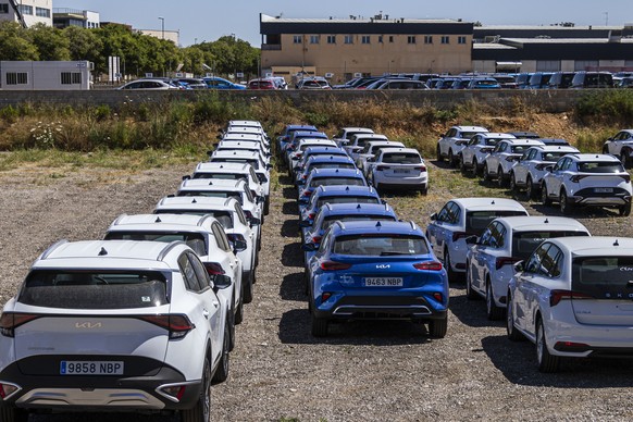 epa12146713 Rental vehicles parked next to Son Sant Joan Airport in Palma de Mallorca, Majorca Island, eastern Spain, 31 May 2025. The Balearic island of Ibiza will limit the vehicles entering from th ...